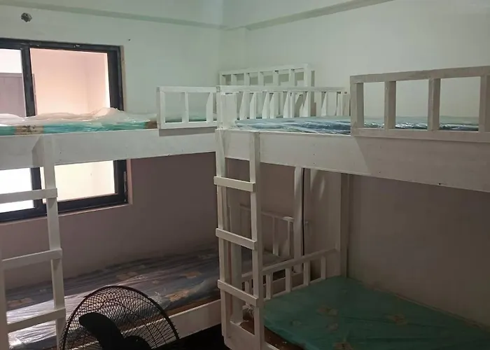 Girls Dorm And Bedspace In Bbb Marulas Valenzuela With Free Wi-fi * Manille